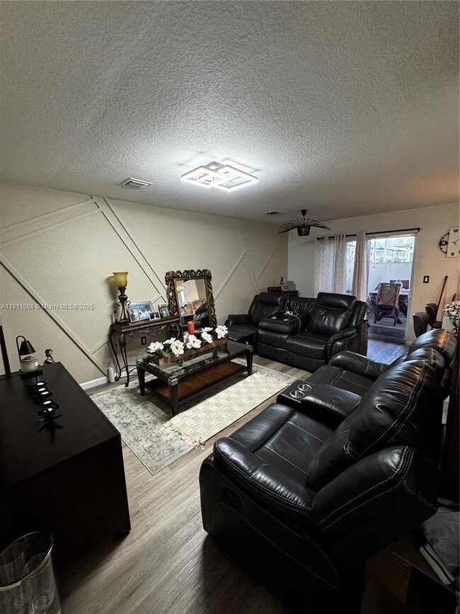 Building Photo - 167 SW 6th Ln