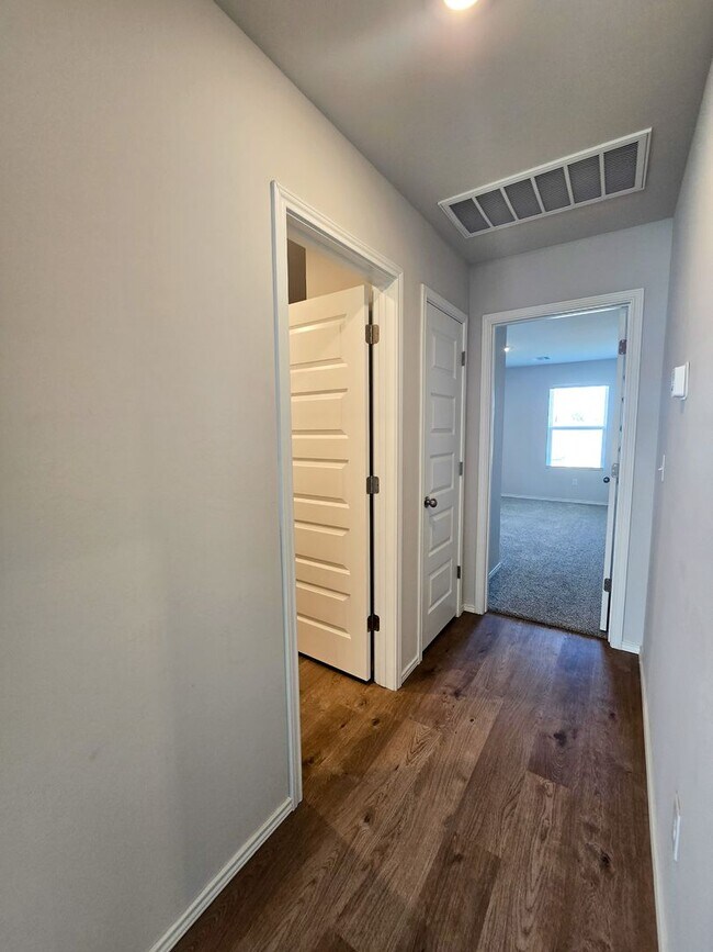 Building Photo - New Construction 3 bedroom Home in Shawnee