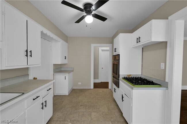 Building Photo - 11103 Lincoln Ave