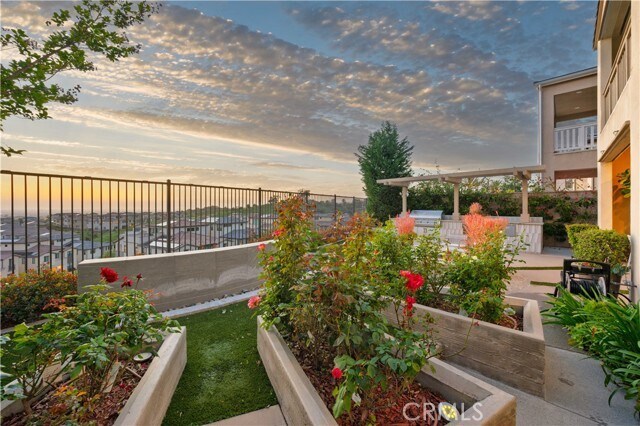 Building Photo - 539 Serrano Summit Dr