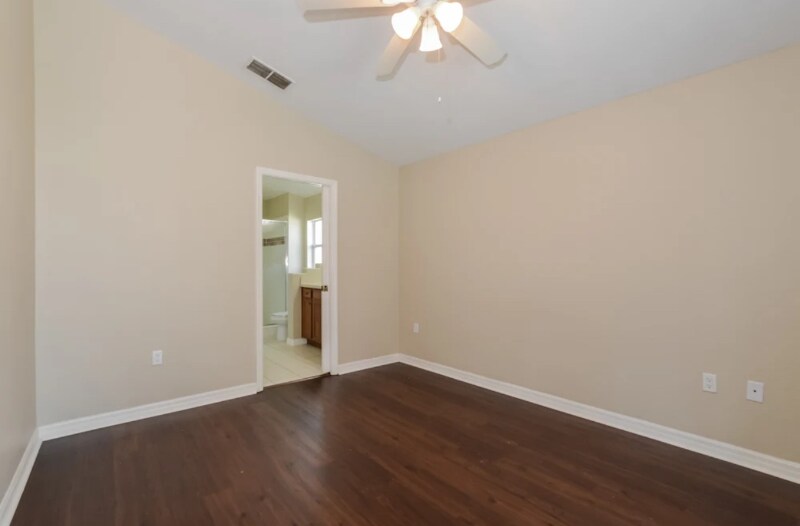 Building Photo - 120 Vine Dr