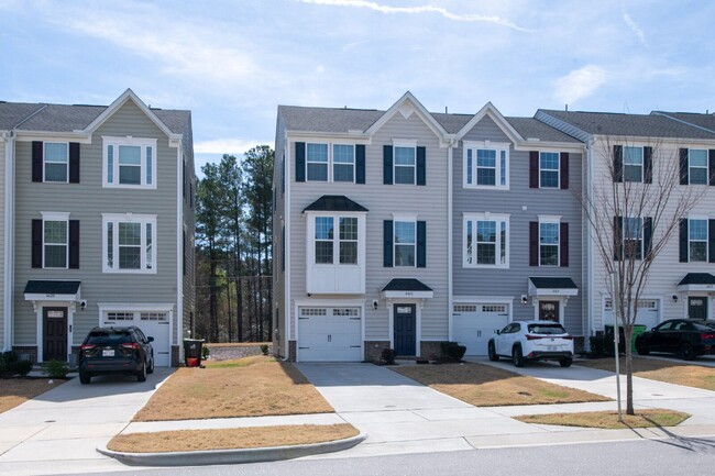 Building Photo - 6616 Pathfinder Wy
