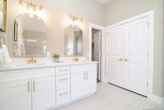 Building Photo - 2155 N Ranch Estates Blvd