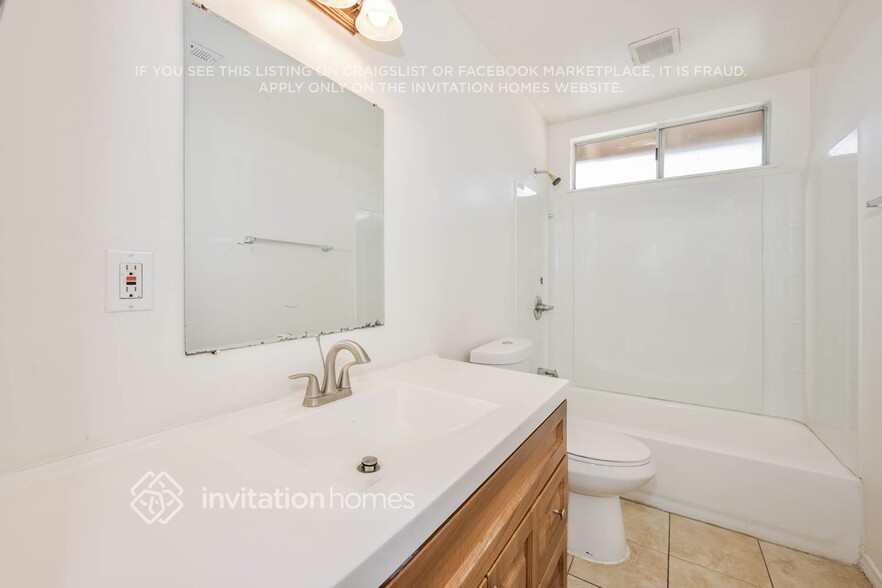 Building Photo - 2010 San Benito St