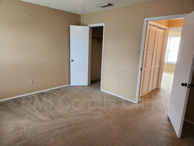Building Photo - 6702 Everhart Rd