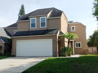 Building Photo - Charming end-unit home in Tamarack Point~ ...