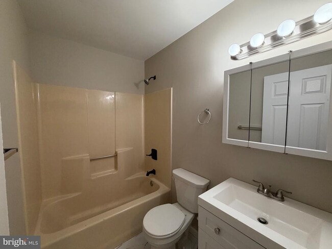 Building Photo - 1133 Louis Dr