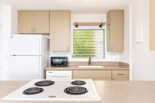 Building Photo - Spacious 2 bedroom 2 bath with Resort Style Amenities!