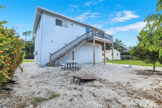 Building Photo - 3561 Thomasson Dr