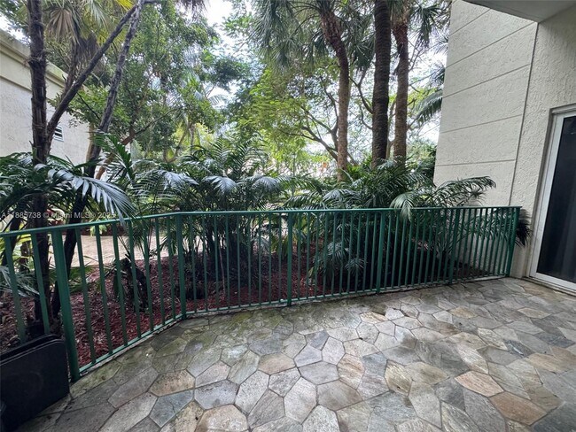 Building Photo - 20000 E Country Club Dr