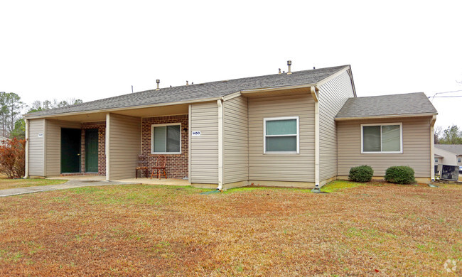 Primary Photo - Rainbow Apartments