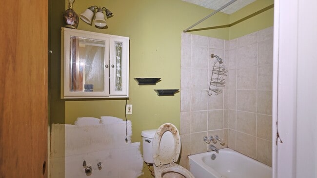 Building Photo - 6605 George Washington Dr