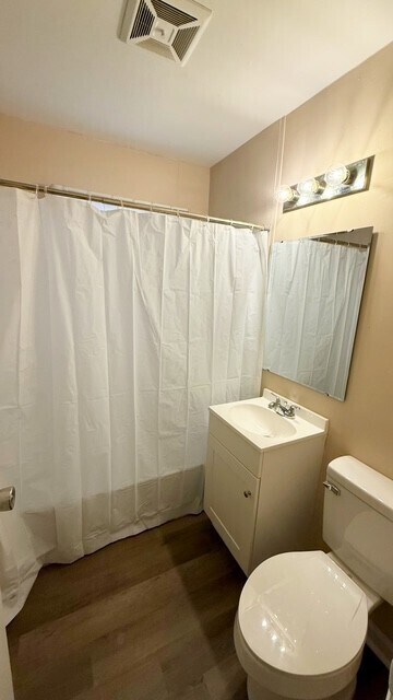 Building Photo - 2608 N Routiers Ave