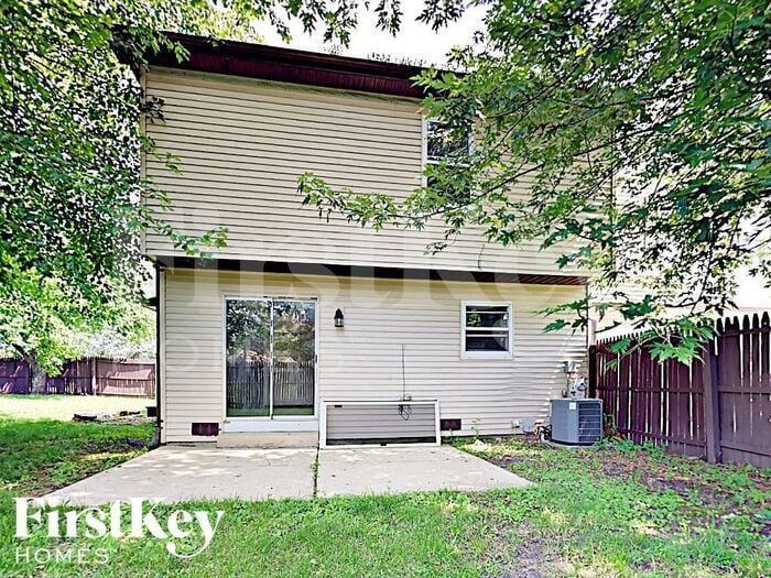 Building Photo - 901 Autumn Ln