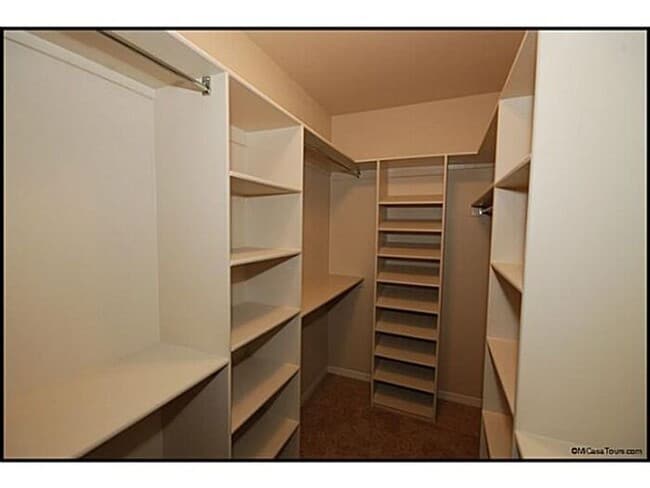 Building Photo - Gorgeous Custom Built Home for Rent