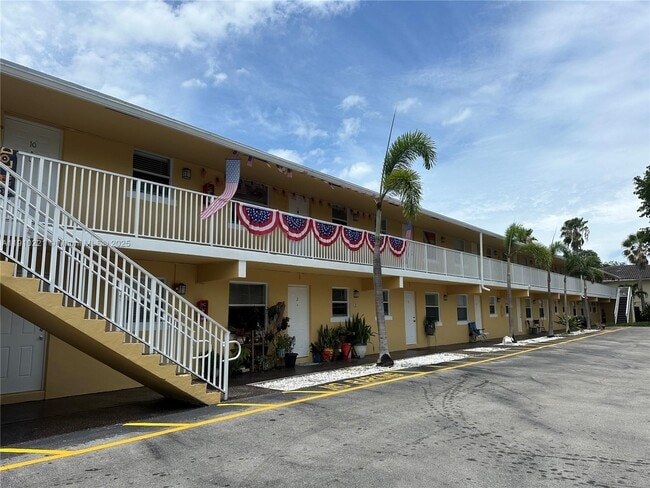 Building Photo - 2640 NE 8th Ave