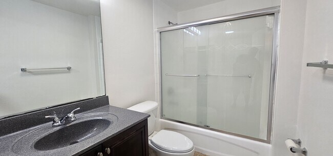 Building Photo - 13215 Villa Vista Dr