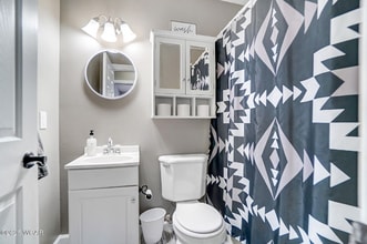 Building Photo - 111-15 75th Ave