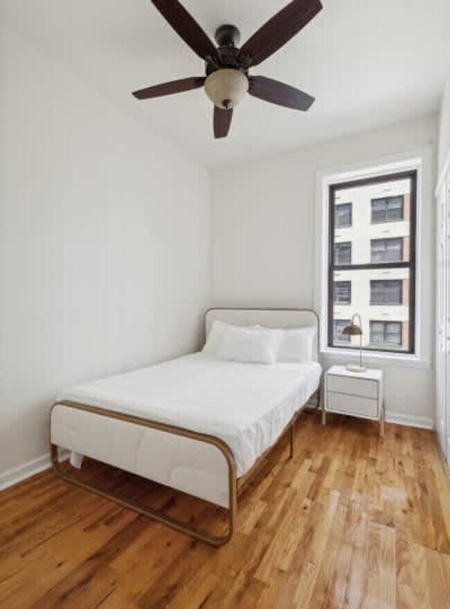 Building Photo - 300 E 69th St