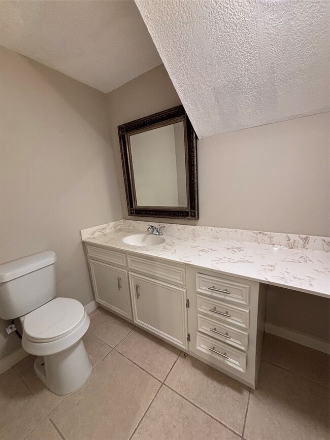 Building Photo - 8049 Forest Hills Dr