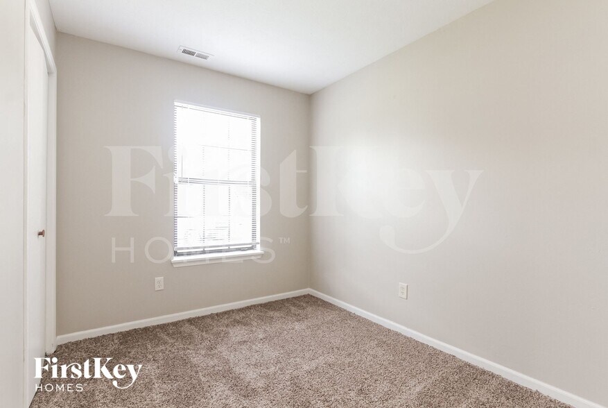 Building Photo - 5613 Simmul Ln