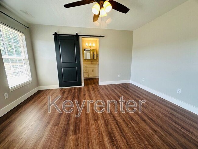 Building Photo - 5330 Blue Star Dr