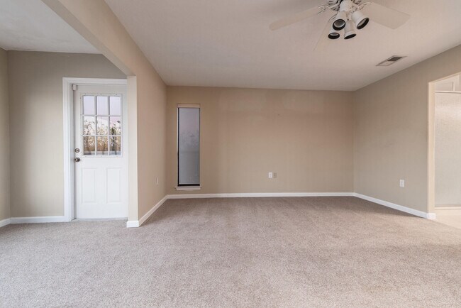 Building Photo - 202 Snug Harbour Dr