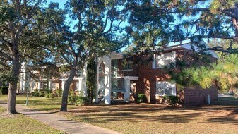 Building Photo - Pine Ridge Apartments at Shalimar