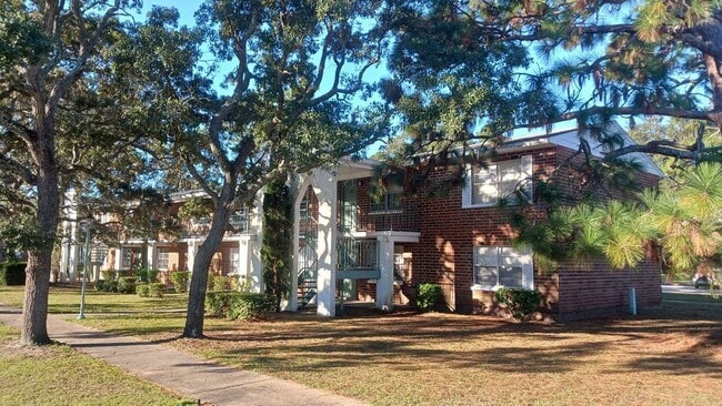 Building Photo - Pine Ridge Apartments at Shalimar