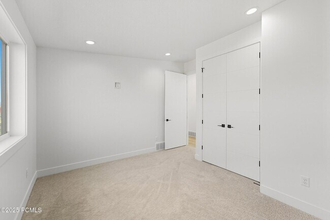 Building Photo - 5866 N Fork Rd