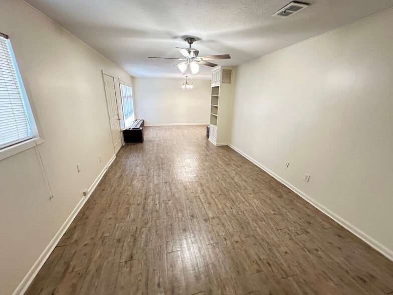 Building Photo - 103 Sykes Park Cir