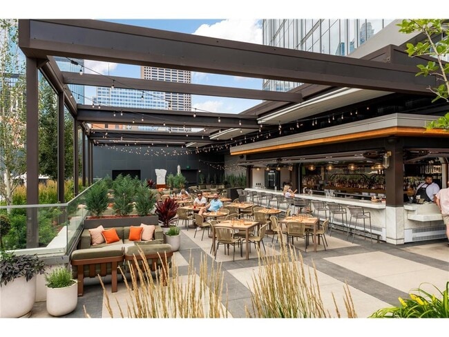 Building Photo - 255 Hennepin Ave