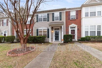 Building Photo - 9344 Greenheather Dr