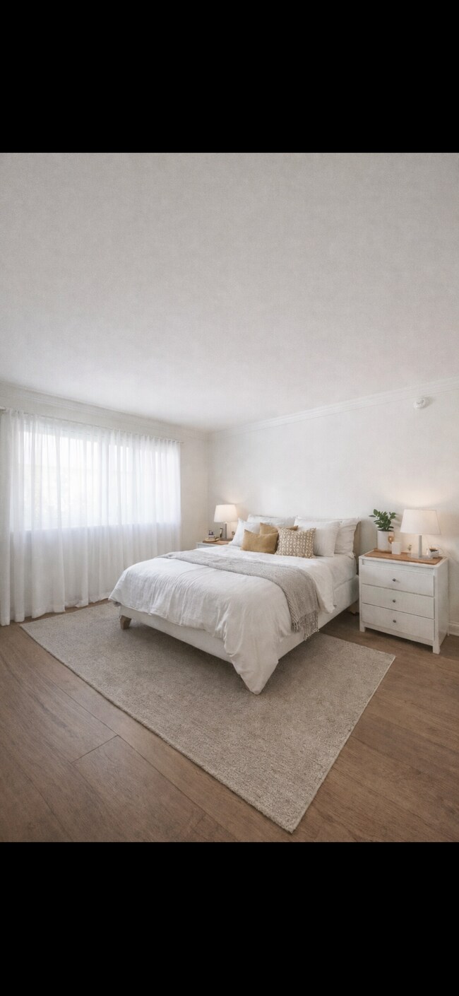 Building Photo - 11646 Chenault St