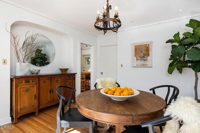 Building Photo - 1401 N Holliston Ave