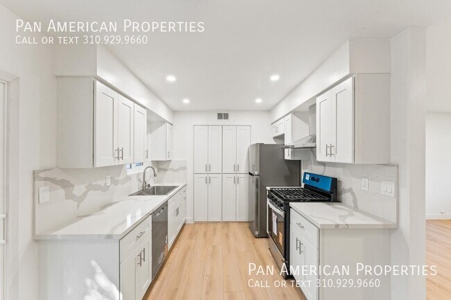 Building Photo - 2060 N Lincoln St