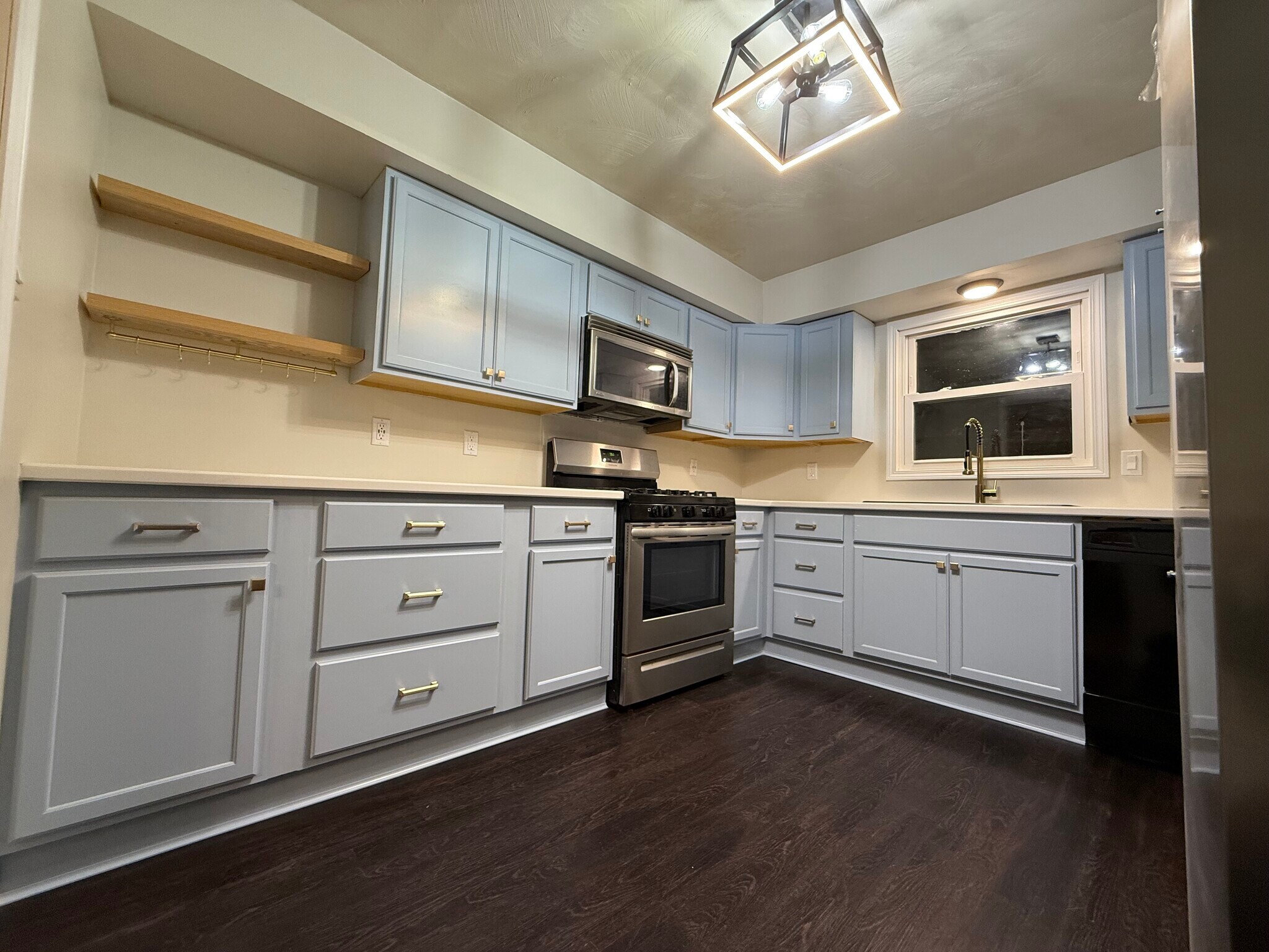 Building Photo - 10 Lincoln St