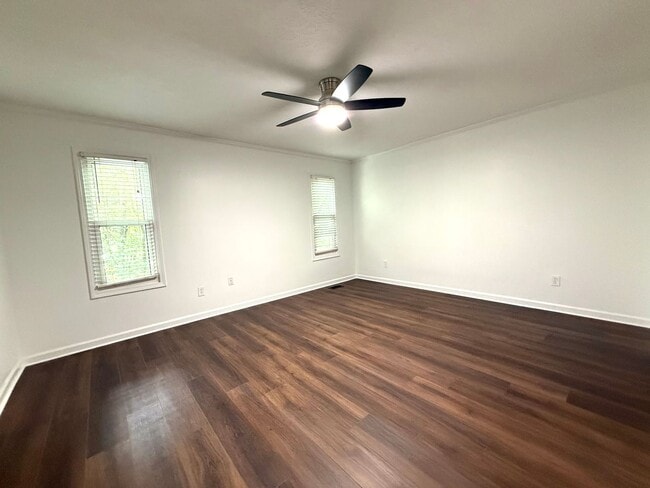 Building Photo - RENOVATED!!!!Great Location with Desirable...