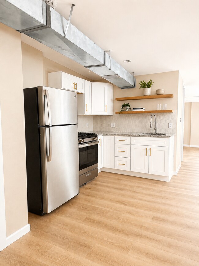 Interior Photo - 2582 W. McMicken