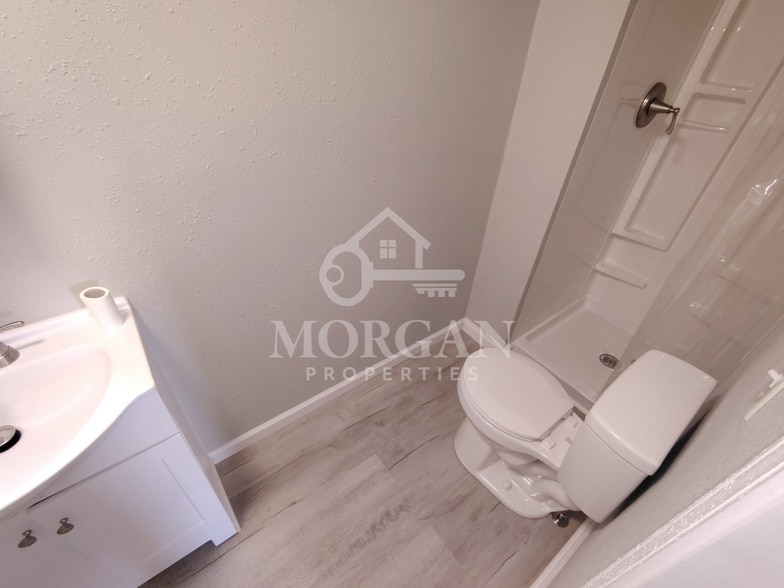 Building Photo - 601 Belzer Dr