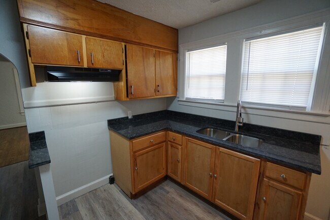 Building Photo - 7223 1st Ave S