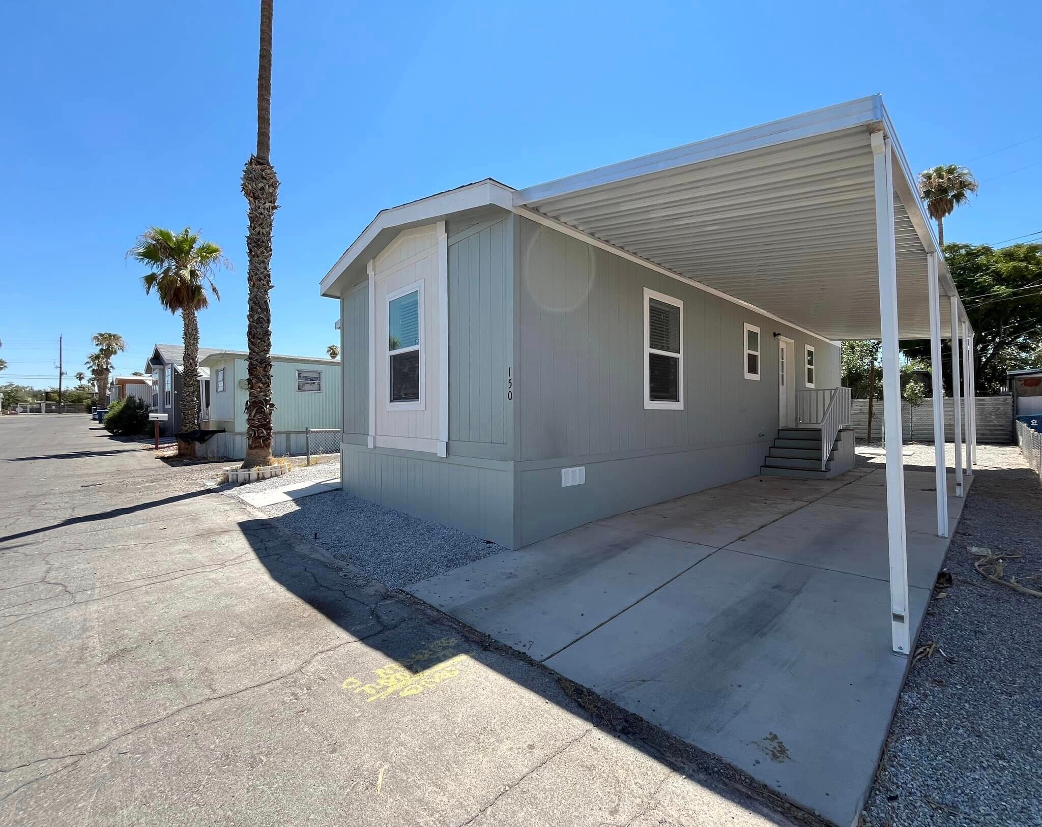 Building Photo - 3139 E Sahara Ave