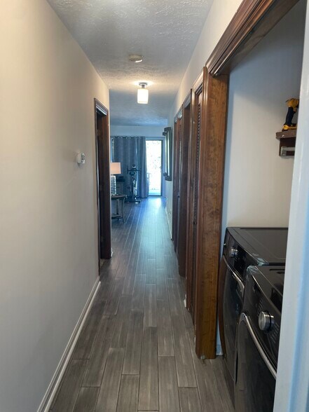 Building Photo - 1714 Greystone Blvd