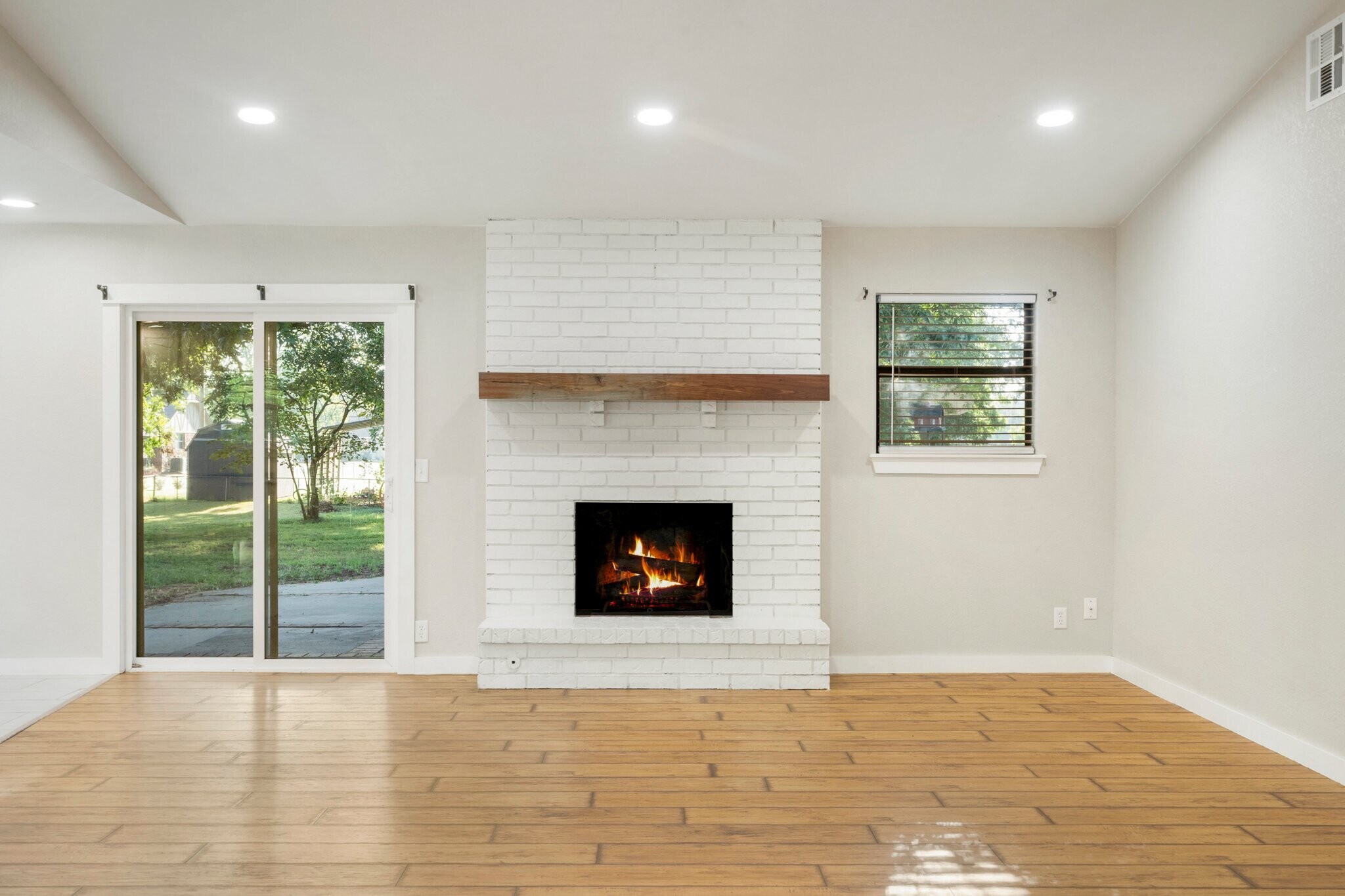 Building Photo - 1811 S 148th W Ave