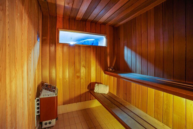 Building Photo - 4000 S Ocean Blvd