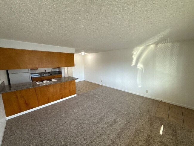 Building Photo - 1015 SW 5th Ave