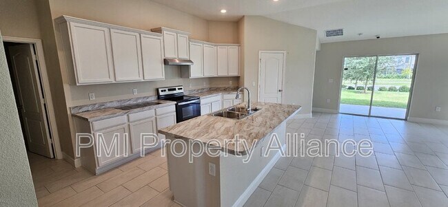 Building Photo - 735 Overpool Ave