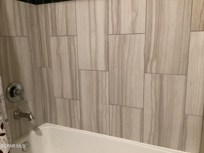 Building Photo - 1087 Brass Hl Ave