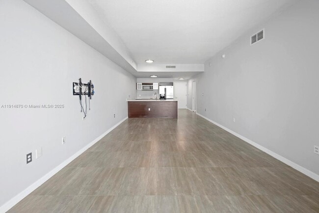 Building Photo - 1900 N Bayshore Dr