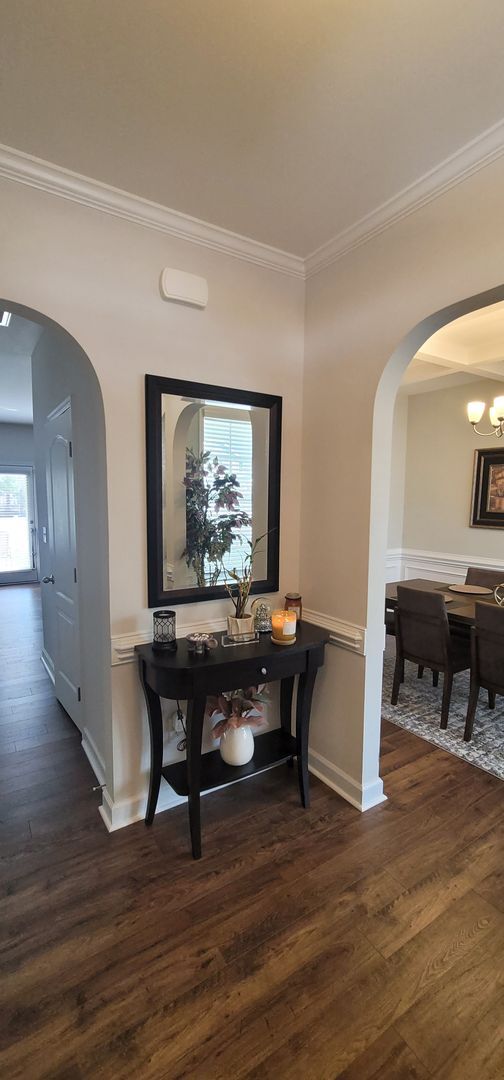 Building Photo - Like New- Immaculate 2-Story Home w/ 4 Bedroom 2.5 Bath! Large Lot- Fully Fenced Backyard.